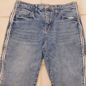 WILD FABLE DISTRESSED MOM FIT ZIPPER UP JEANS